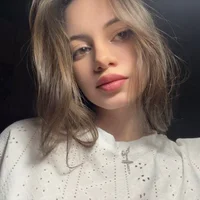 bloom_faye Φωτ, Προφίλ