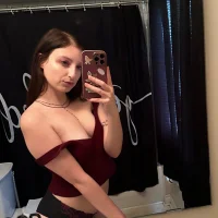 صورة الملف الشخصي لـ Violet_haze69