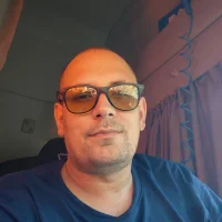 desolato987's Profile Pic