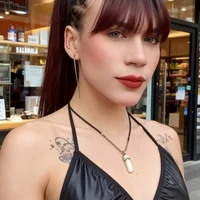 natachayons Φωτ, Προφίλ