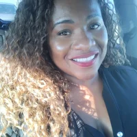 PinkPetals23's Profile Pic