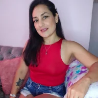 kiaraglow's Profile Pic