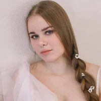 Claire_West's Profile Pic