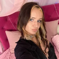 agata_cristee's Avatar Pic