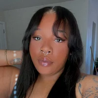 sexxxie_vee's Profile Pic