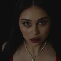 Sofia_Plump Adlı Modelin Avatarı