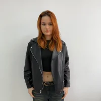 LynCoxson's Profile Pic