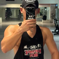 kr_hotguy1