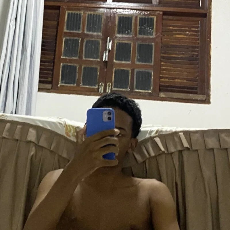 renannoviinho17z Stripchat profile image