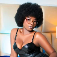 Joyce_Stones's Profile Pic