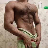 muscularguywithbigcock