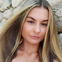elisaastar's Profile Pic
