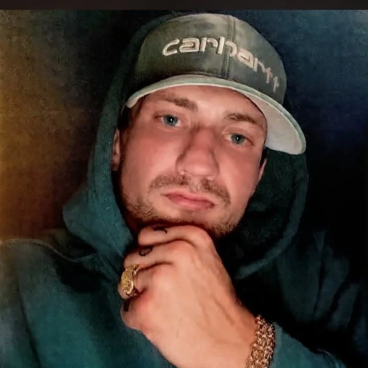 canadiancobez profile photo