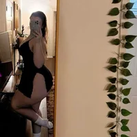 Vraiedomina123 webcam