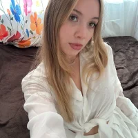 ChloeDo00l's Avatar Pic