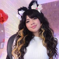 alice__tylor Adlı Modelin Avatarı