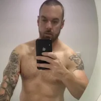 dangc8422 Adlı Modelin Avatarı