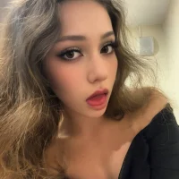 Gambar Profil ZeniaBolich