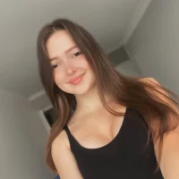 AminaMi19's Profile Pic