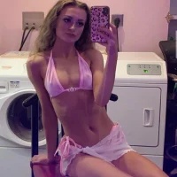 violetcams_xo's Profile Pic