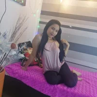 sweetbrunnete69's Profile Pic