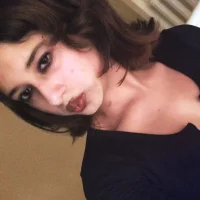 Foto do avatar de JustAStrangeGirl