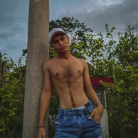 FriendlyPear's Profile Pic