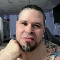 Kinky42BiLatinos profilbillede