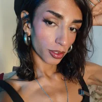 Theevae's Avatar Pic