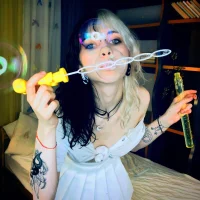 รูปโปรไฟล์ของ CoralineWind