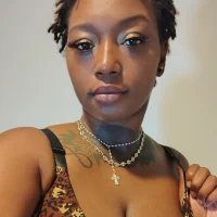 GoddessChrystalRu's Offline Chat Room