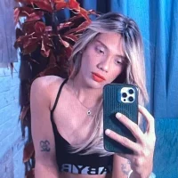 HugeCookLuna696 Stripchat