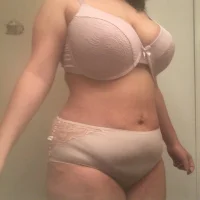 Starlilyxxx's Profile Pic