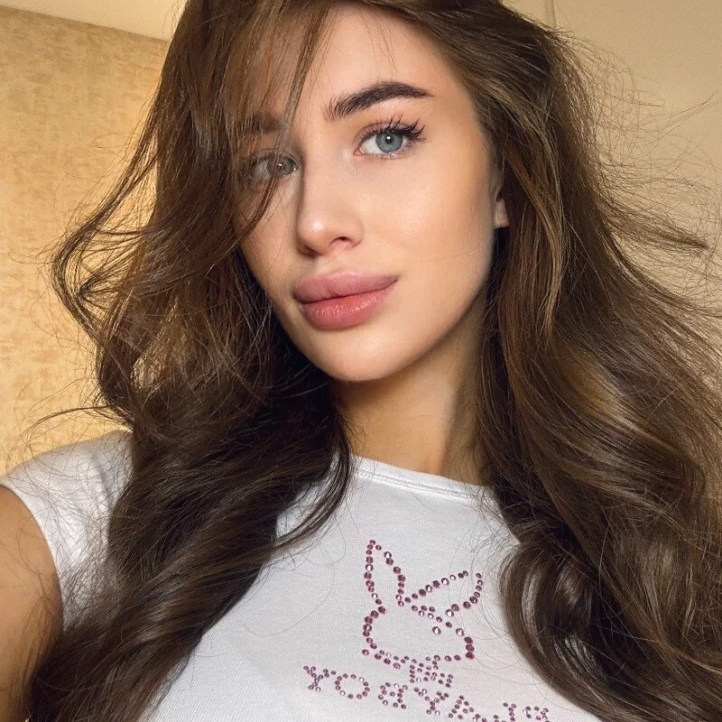 Lilly_Colins
