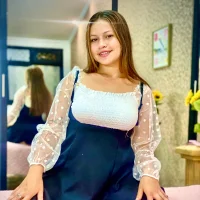 melanieprada's Profile Pic