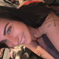 UrMilfy01's Avatar Pic