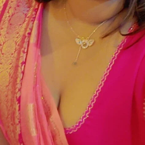 komal_1717 profile photo