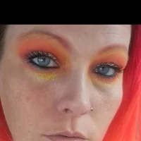 neonmilf13's Avatar Pic