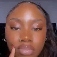 prettylayaa এর প্রোফাইল ছবি