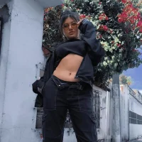 bali_s1 Φωτ, Προφίλ