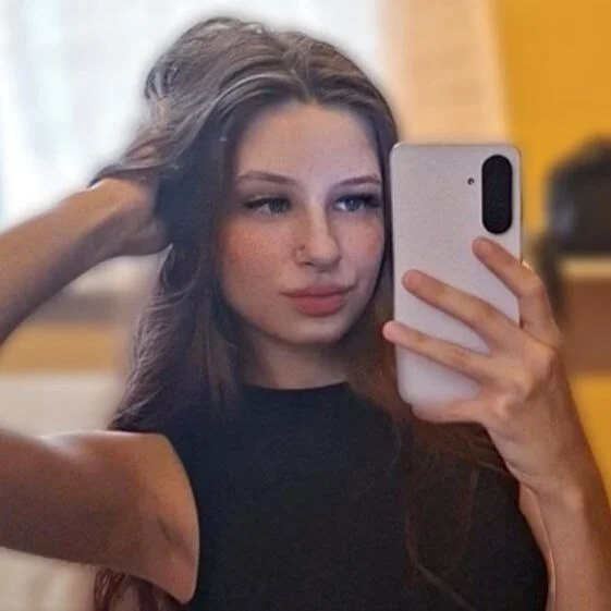 Lola_lovesss Stripchat profile image