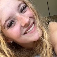 Sophie_cute06 Adlı Modelin Avatarı