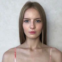 HeleneDeli's Profile Pic