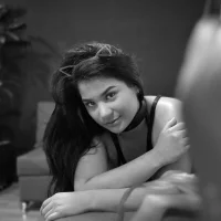 Mackenzie17 webcam model