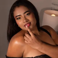 LolaKelly's Profile Pic