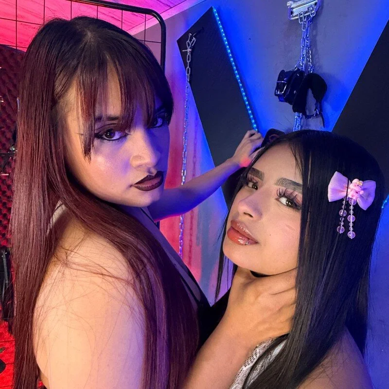 IzobethAri_BDSM Stripchat profile image