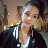 ella---'s Profile Pic