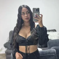 Indira_olii's Profile Pic