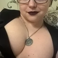 EmilyWhite12  的個人資料圖片