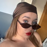 Mrsthicktorious8 webcam